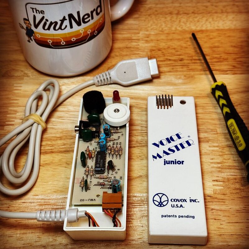 Another Joystick Port driven device: Voice Master Junior by COVOX. Circuit board looks Great! Bet'n it'll work on an Atari. Now to find the software

#Atari #Atari8Bit #Commodore #C64 #COVOX #VoiceMasterJunior #JoystickPort #VintageComputing #RetroComputers #TheVintNerd