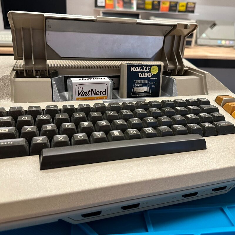 Can't say Right Cartridge programmers for the Atari weren't creative with their product names □

#Atari #Atari8Bit #Atari800 #RightCartridge #RightCartridgeSlot #MagicDump #MagicDumpII #MD12V10 #1983 #GeminiSoftware #SARAN #VintageComputing #RetroComputers #RetroGaming #TheVintNerd